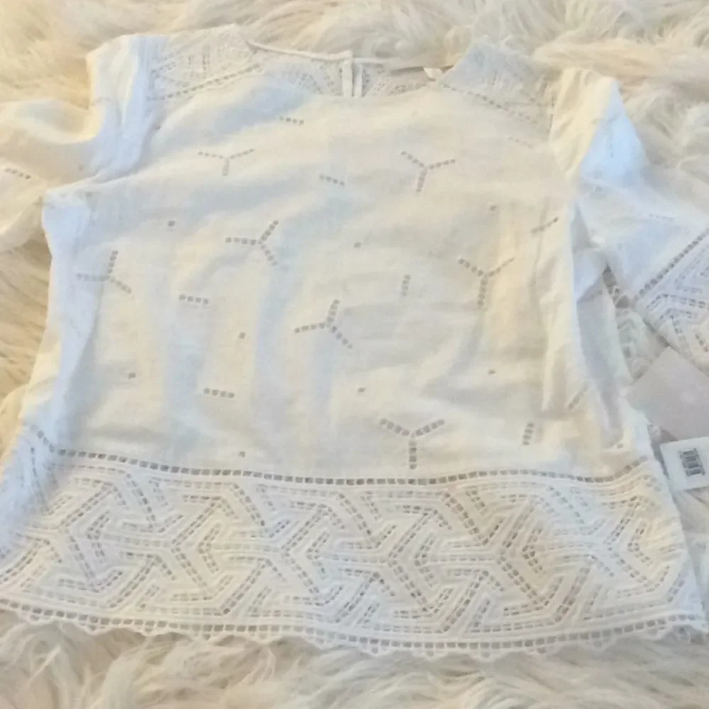 💞NORDSTROM Collection 💞stunning eyelet blouse - Picture 2 of 16